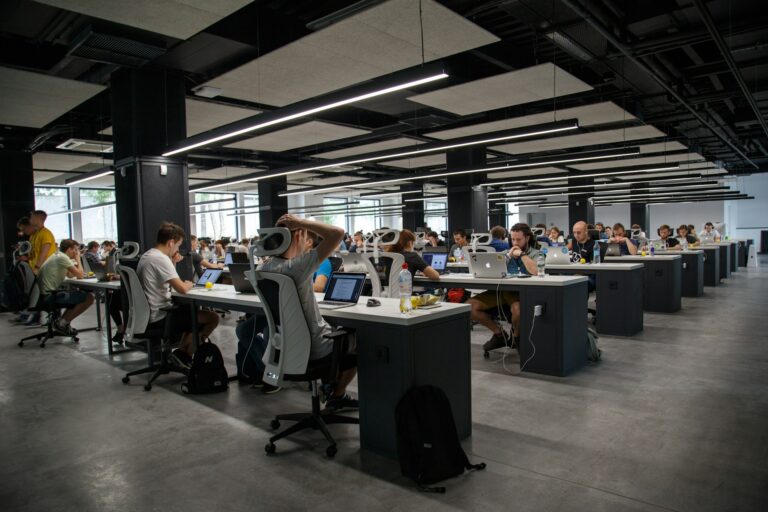 busy-office